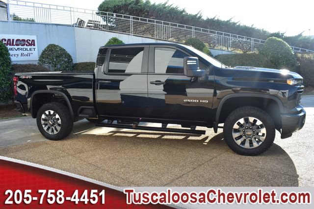 Used 2025 Chevrolet Silverado 2500 Custom AWD/4WD image 13