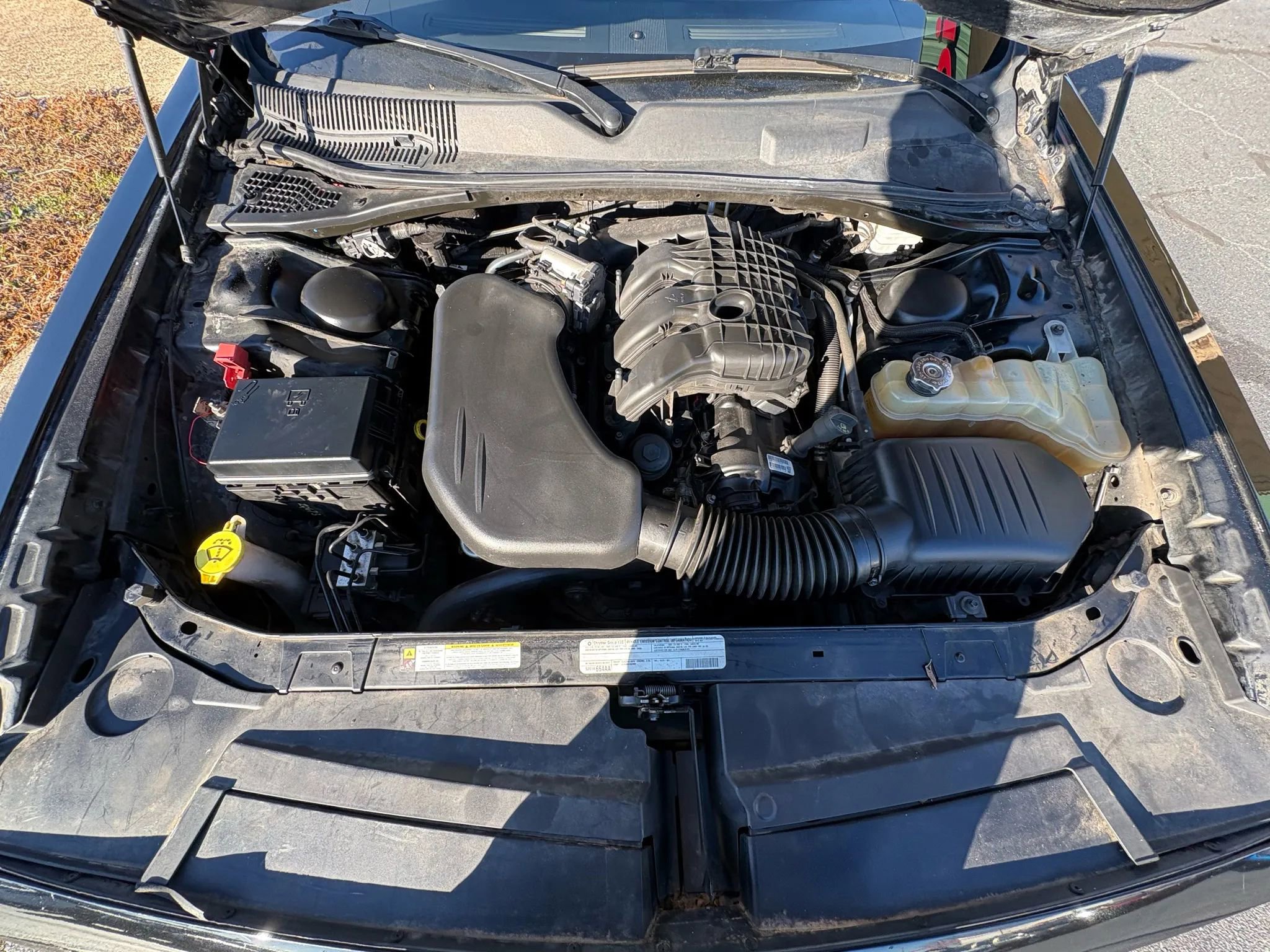 Used 2012 Dodge Challenger SXT image 21