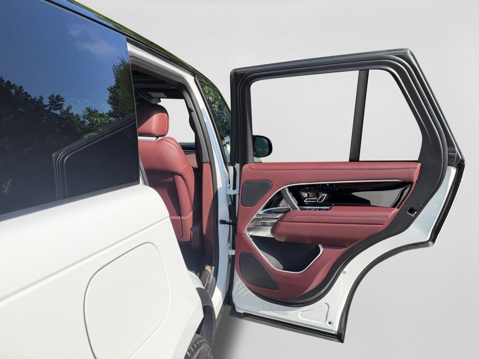 Certified 2025 Land Rover Range Rover SE AWD/4WD image 21