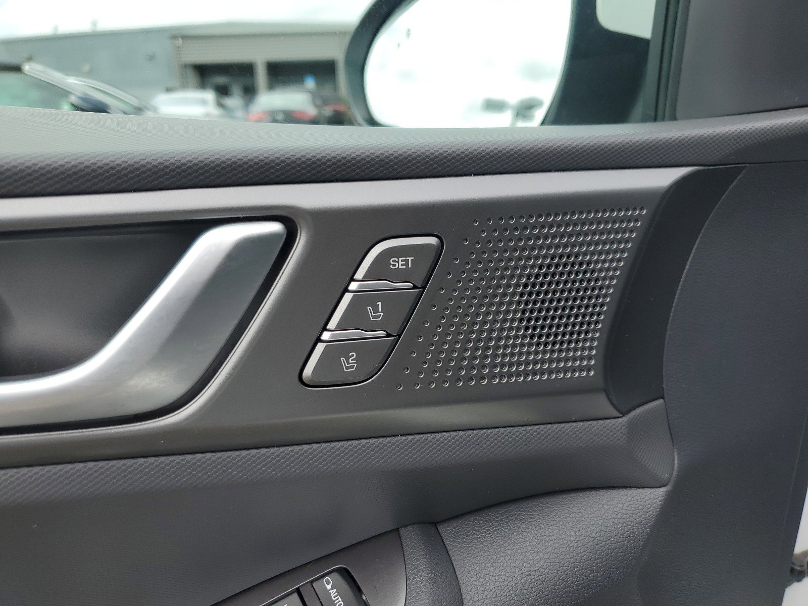 Used 2020 Hyundai Ioniq Limited image 17