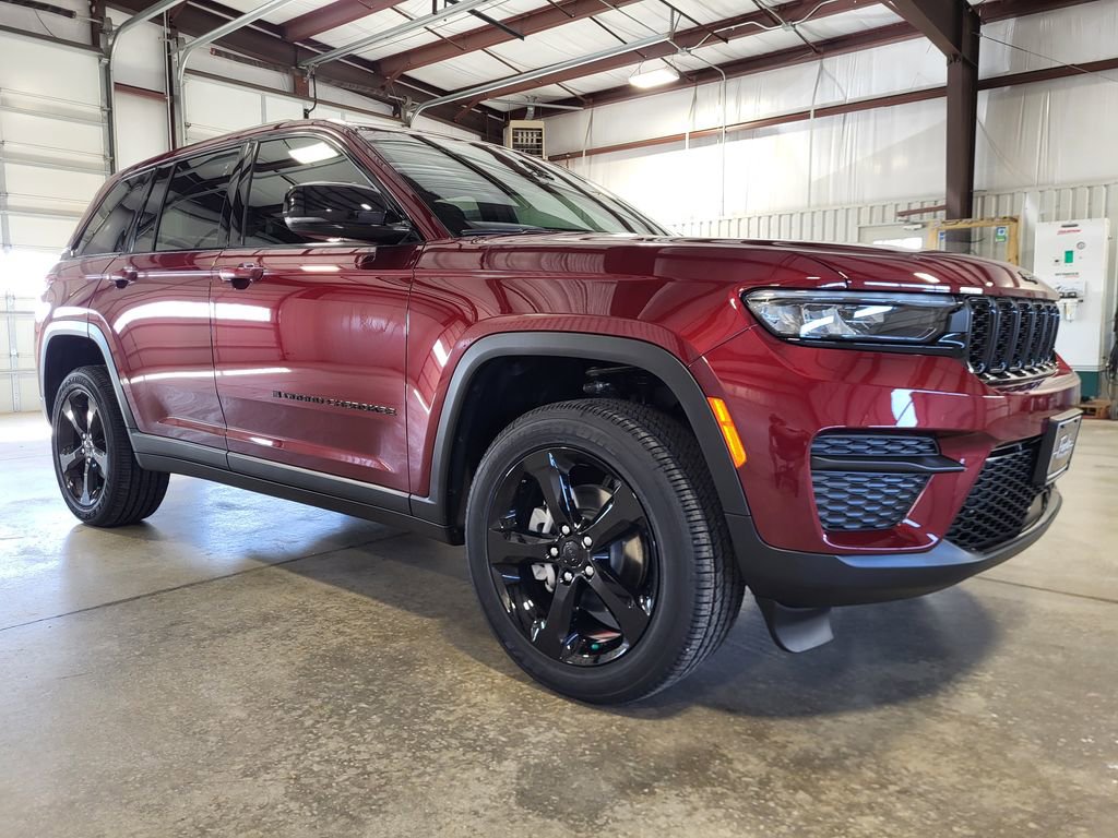 New 2025 Jeep Grand Cherokee Altitude RWD image 7