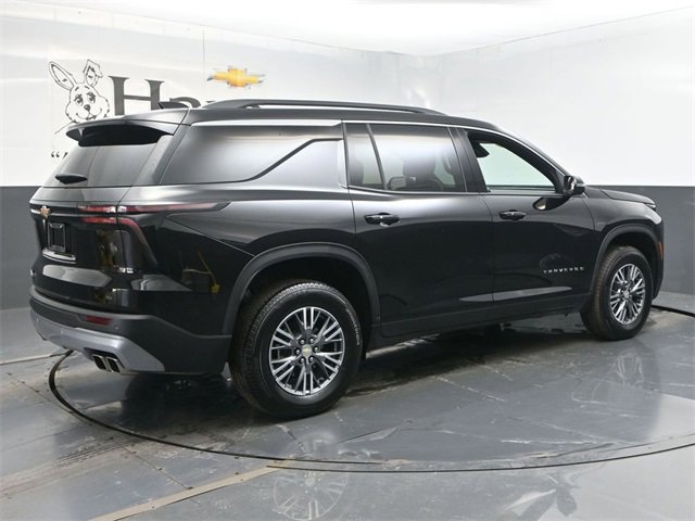 Used 2025 Chevrolet Traverse LT image 51