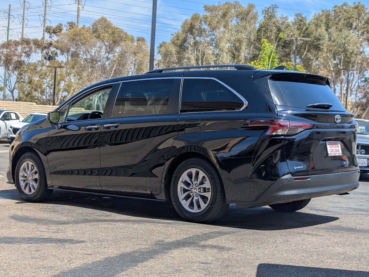 Used 2026 Toyota Sienna XLE FWD image 13