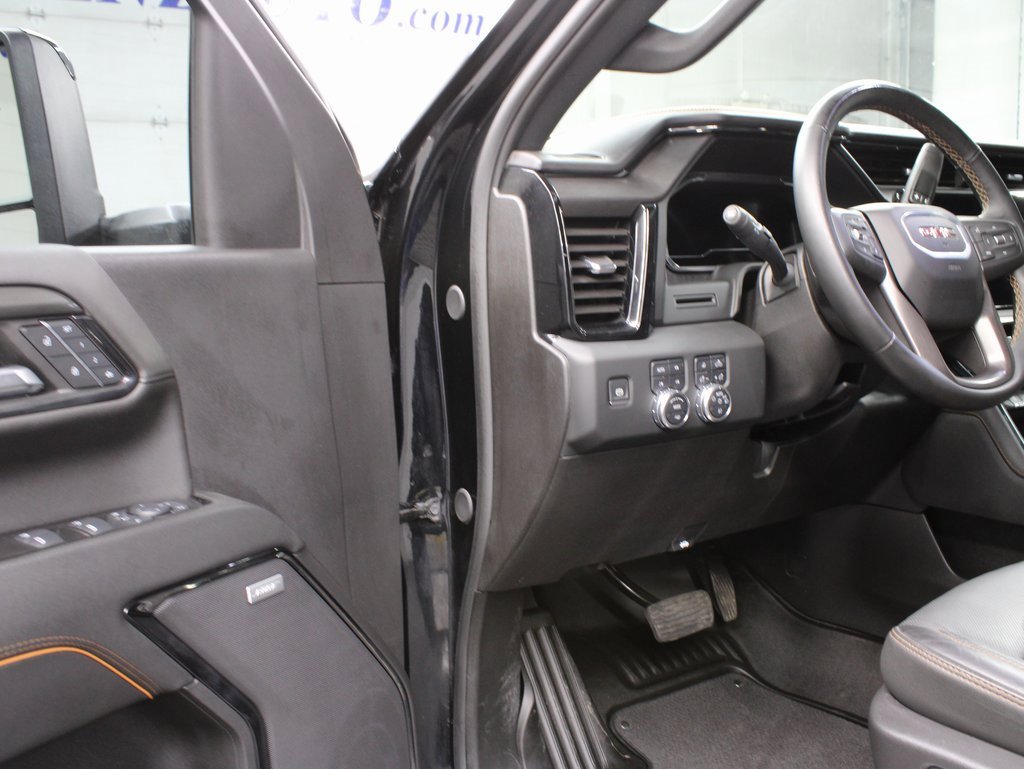 Used 2024 GMC Sierra 2500 AT4 image 57