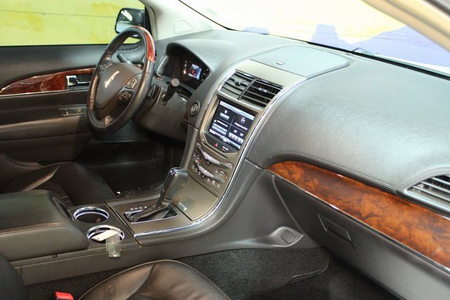 Used 2015 Lincoln MKX Base 4D Sport Utility w/ Equipment Group 101A image 13