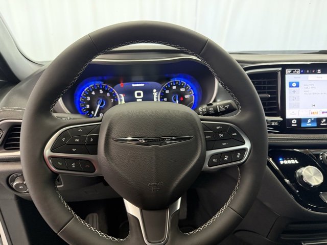 New 2026 Chrysler Pacifica Select image 14