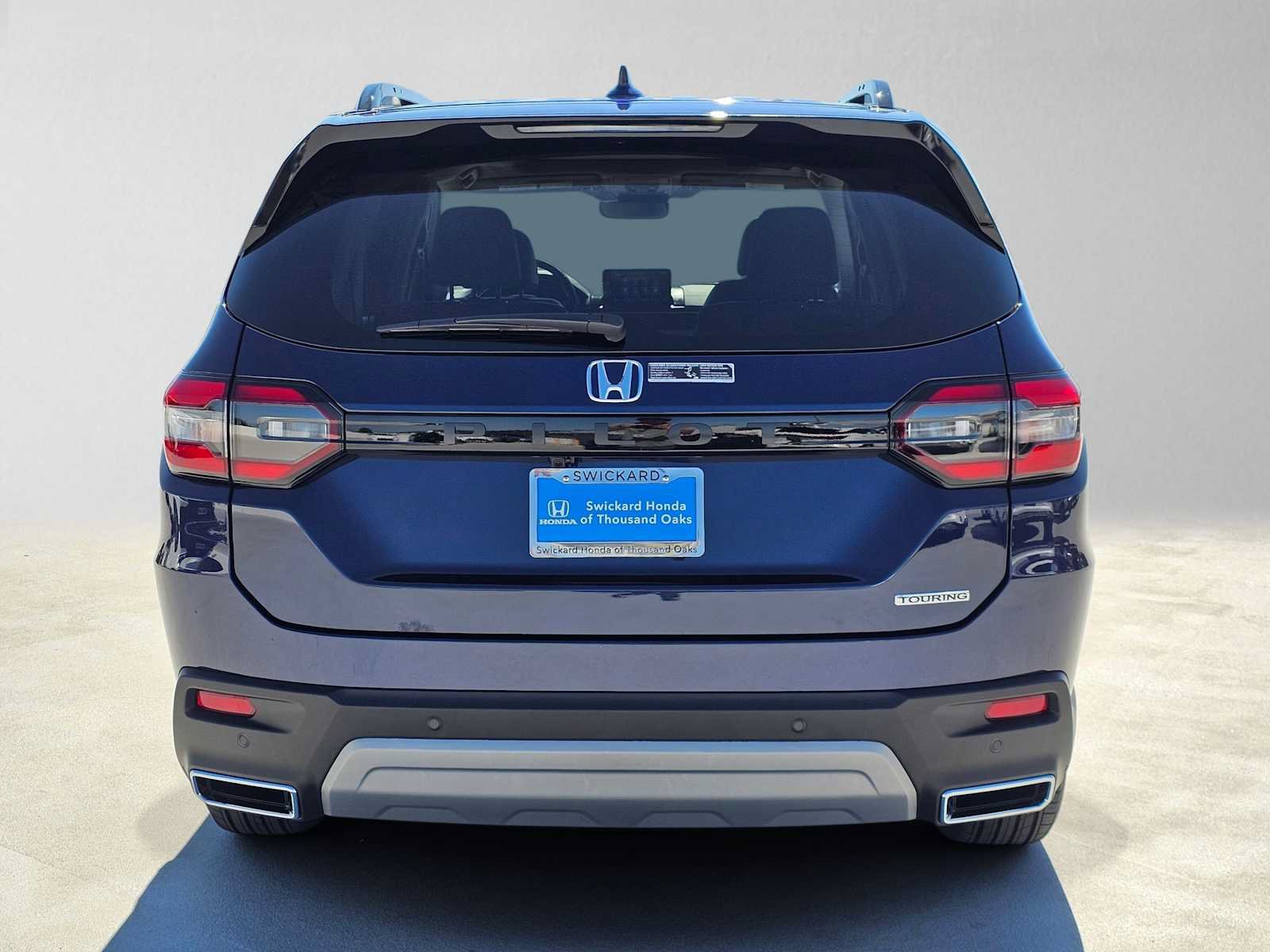 Used 2025 Honda Pilot Touring image 4