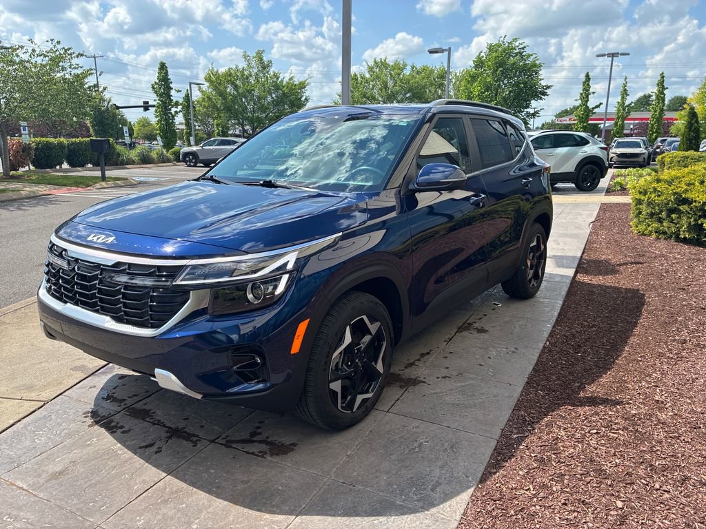Used 2024 Kia Seltos EX AWD/4WD image 7
