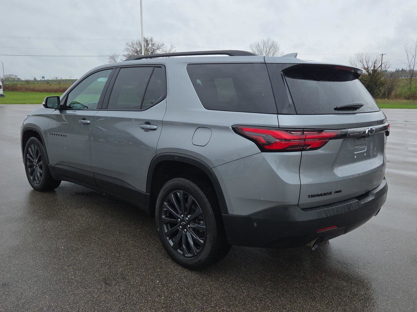 Used 2023 Chevrolet Traverse RS AWD/4WD image 3