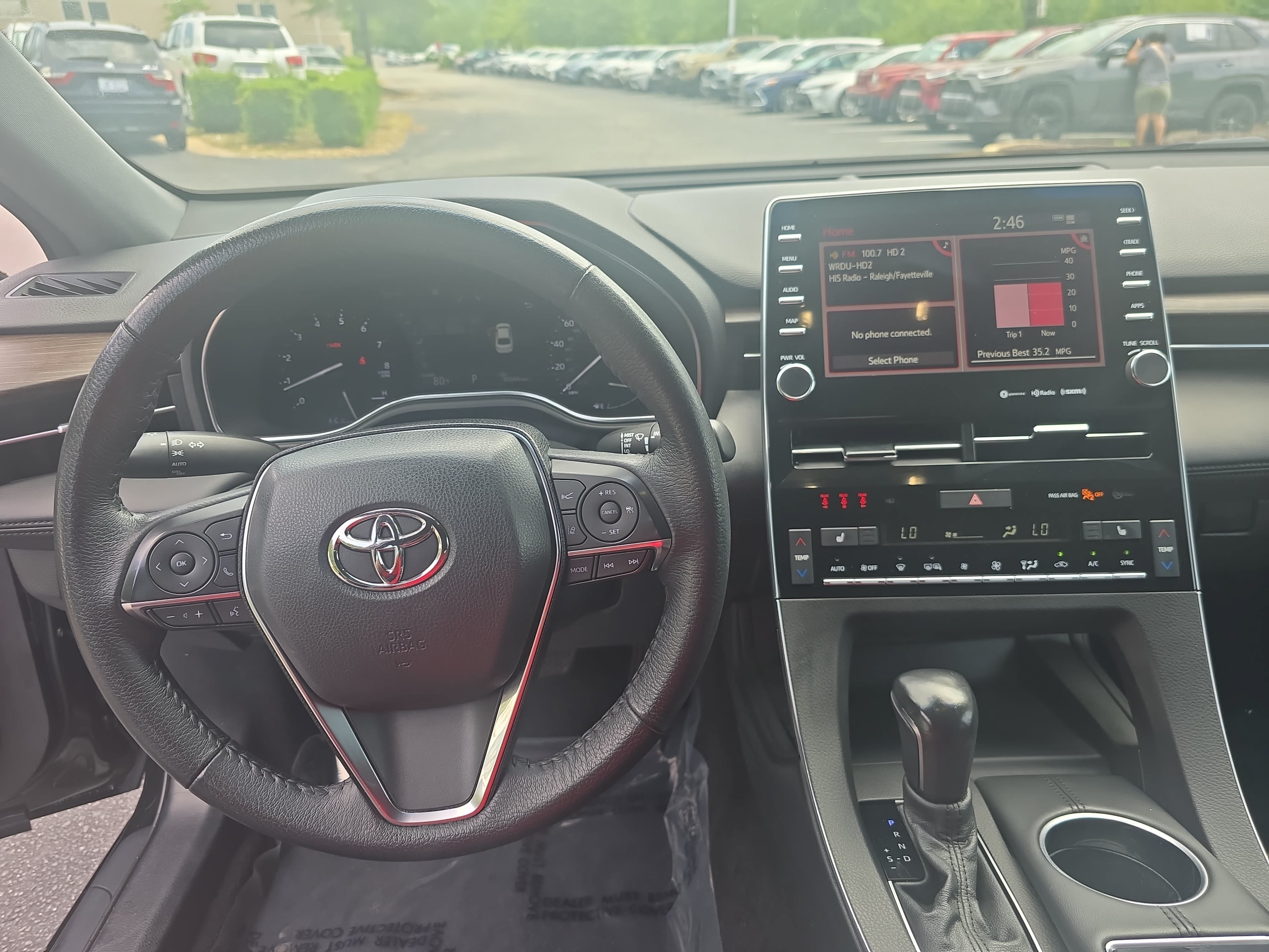 Used 2022 Toyota Avalon XLE w/ Moonroof Package FWD image 15