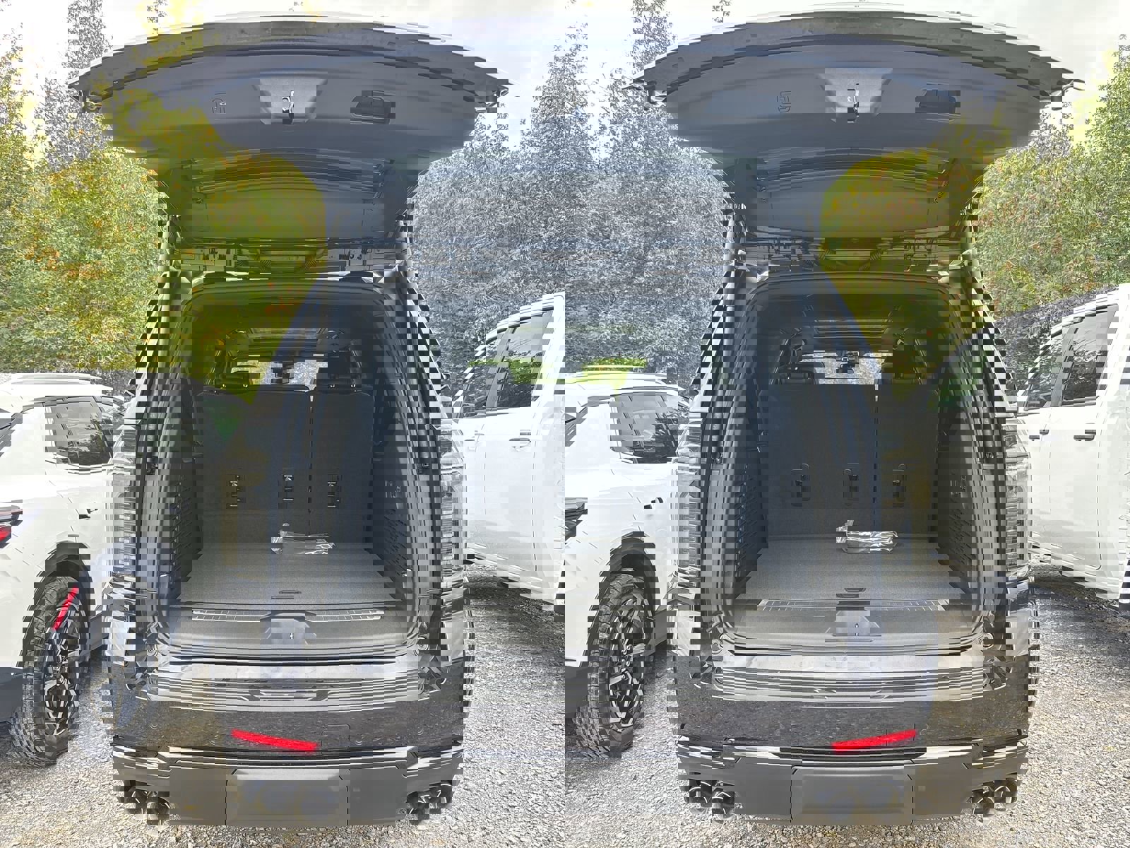 New 2026 Chevrolet Suburban RST w/ Comfort Package image 27