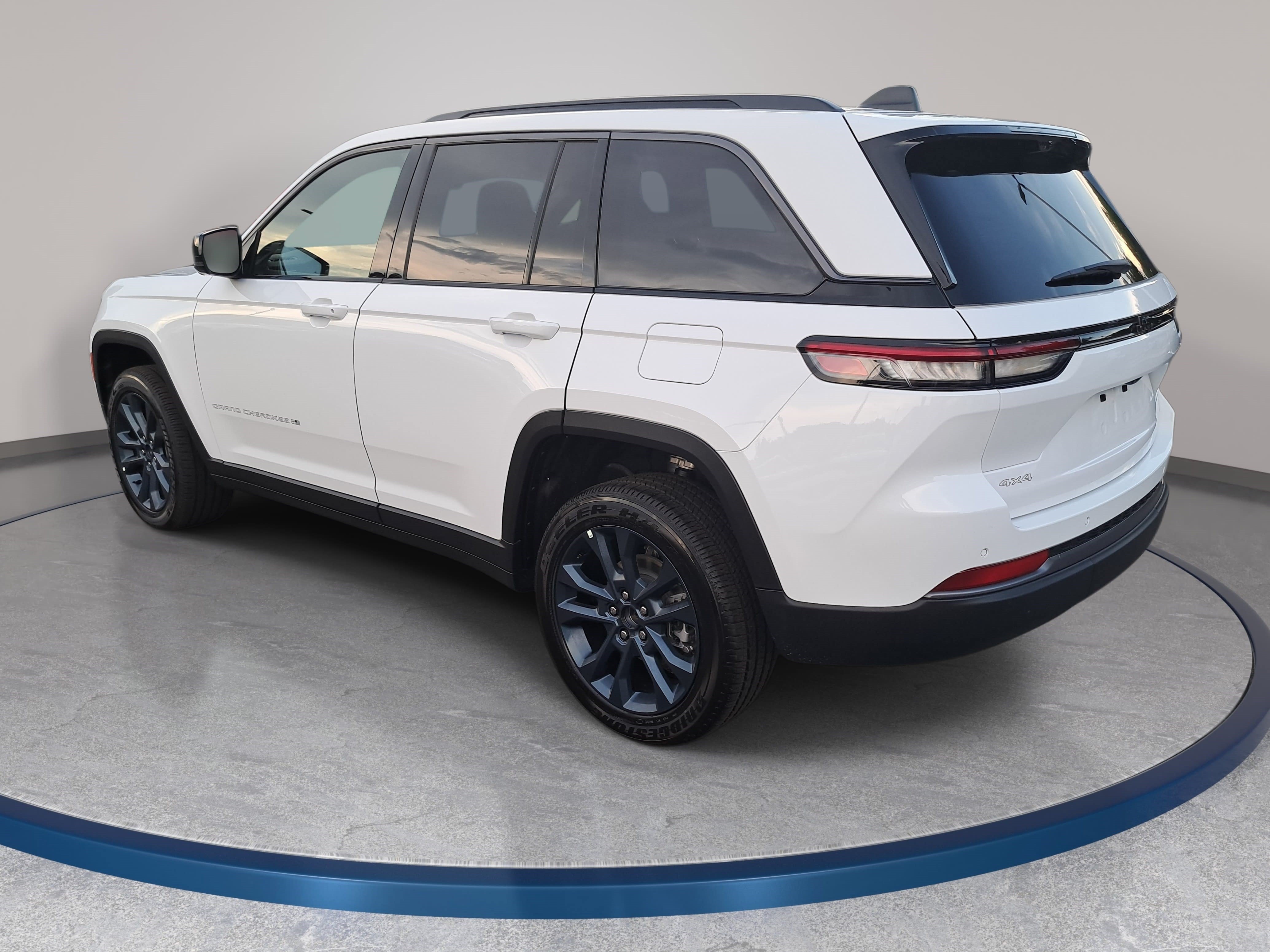 New 2026 Jeep Grand Cherokee Limited AWD/4WD image 7