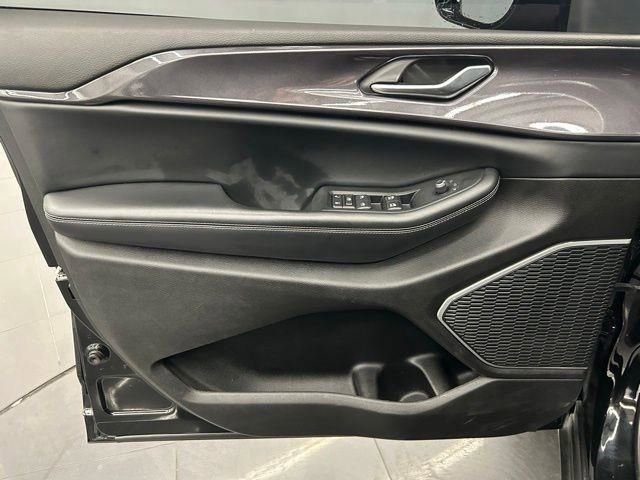 Used 2021 Jeep Grand Cherokee L Laredo image 19