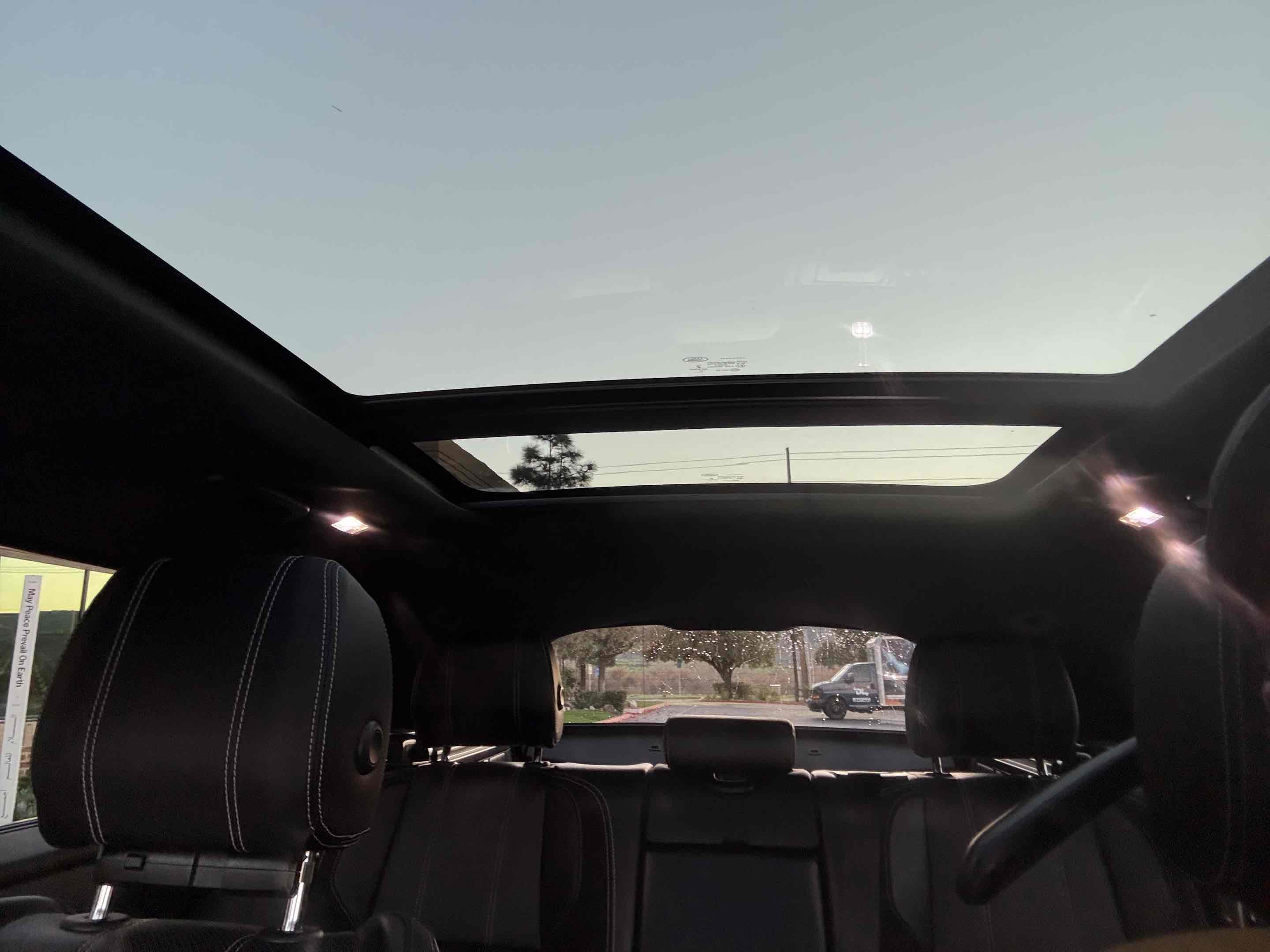 Used 2018 Land Rover Range Rover Velar R-Dynamic SE image 59