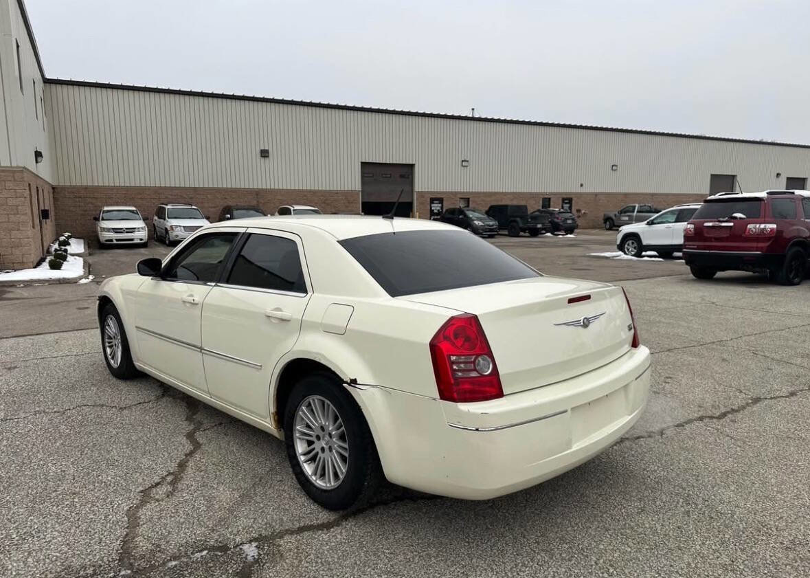 Used 2008 Chrysler 300 Touring image 4