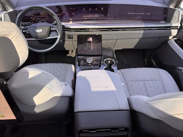 New 2026 Cadillac Escalade IQL Luxury w/ LPO, Radiant Package AWD/4WD image 10