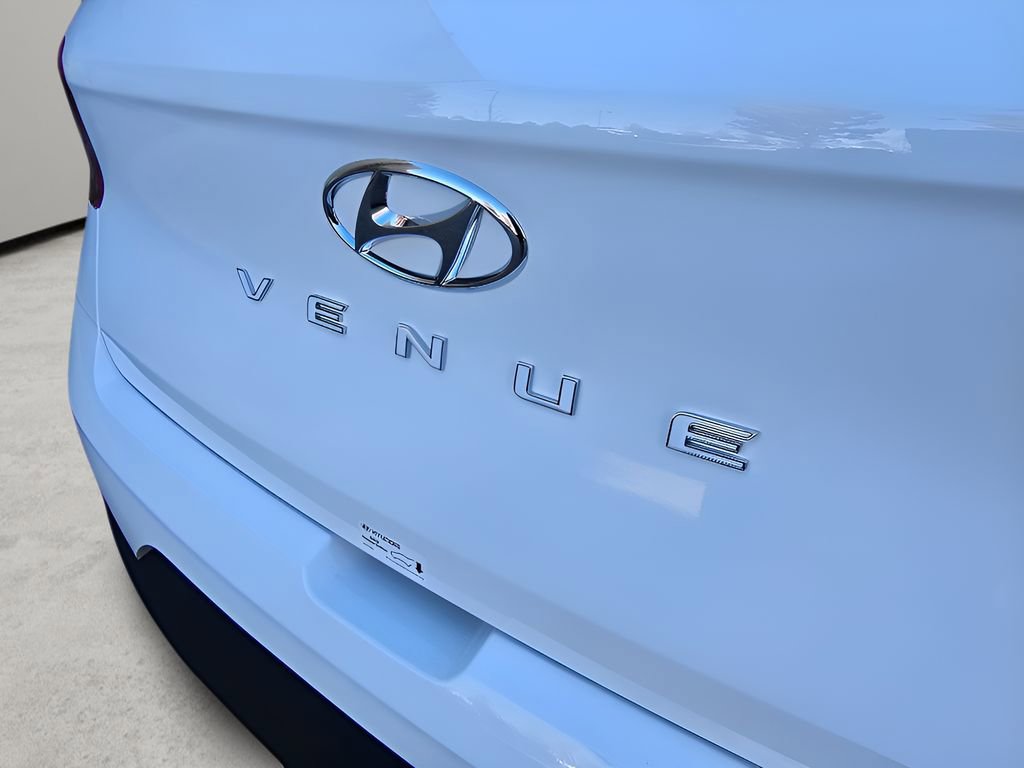Used 2025 Hyundai Venue SEL image 9