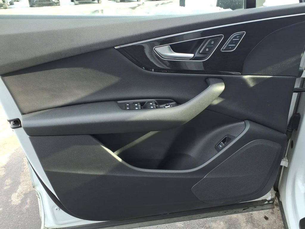 Used 2023 Audi Q7 2.0T Premium image 11