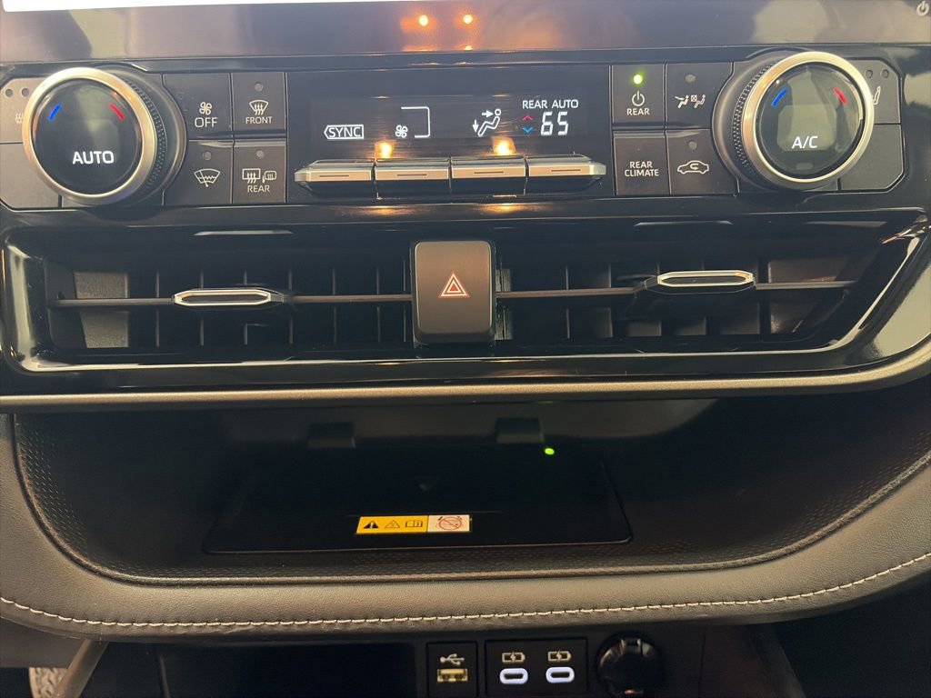 Used 2023 Toyota Highlander XLE image 8