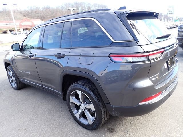 Certified 2025 Jeep Grand Cherokee Limited w/ Trailer Tow Package AWD/4WD image 3