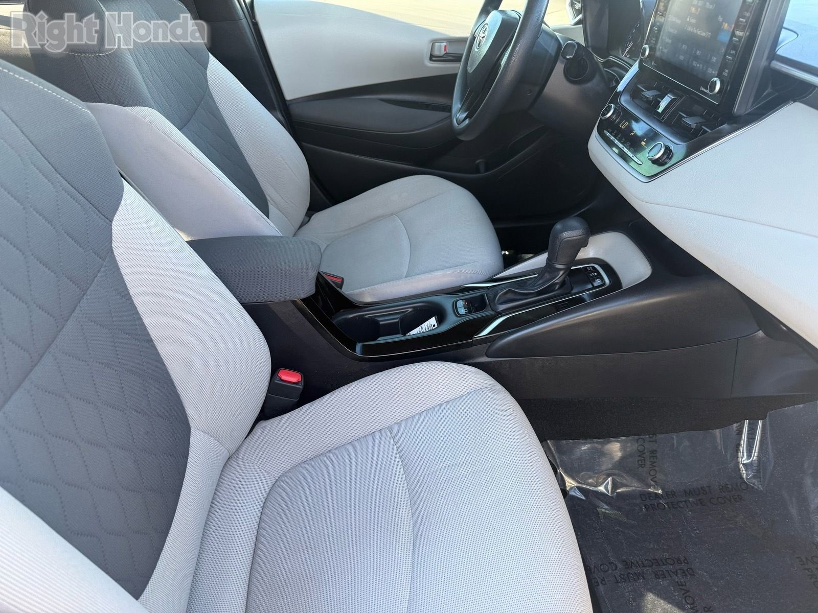 Used 2022 Toyota Corolla LE image 29