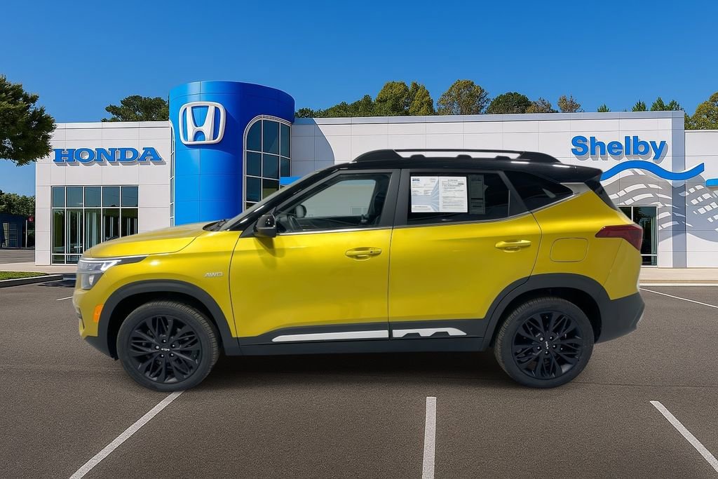 Used 2022 Kia Seltos Nightfall Edition image 5