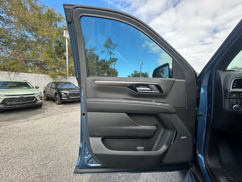 New 2026 Chevrolet Suburban Premier w/ Sun And Tow Package image 28