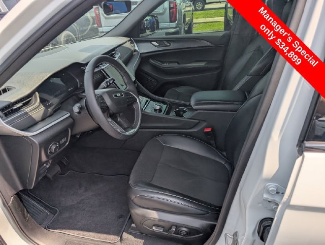Used 2025 Jeep Grand Cherokee L Altitude AWD/4WD image 13