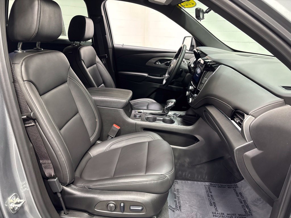 Used 2023 Chevrolet Traverse LT w/ LT Premium Package AWD/4WD image 10