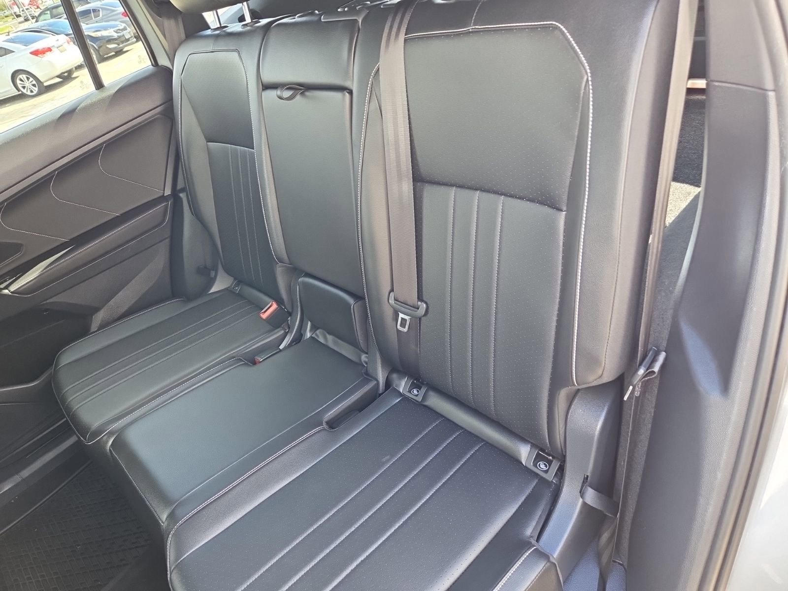 Certified 2022 Volkswagen Tiguan SE R-Line AWD/4WD image 24