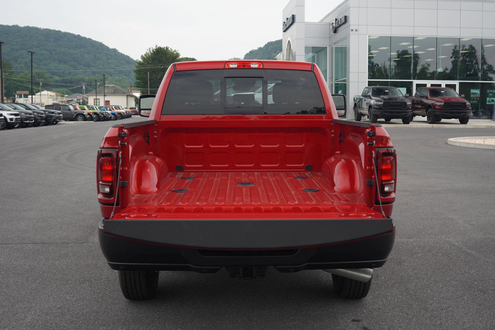 New 2025 RAM 2500 Tradesman AWD/4WD image 12