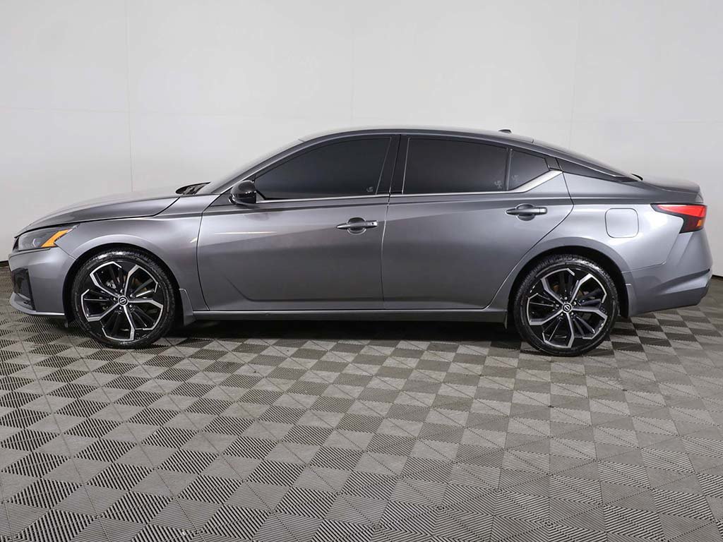Used 2024 Nissan Altima 2.5 SR AWD/4WD image 14