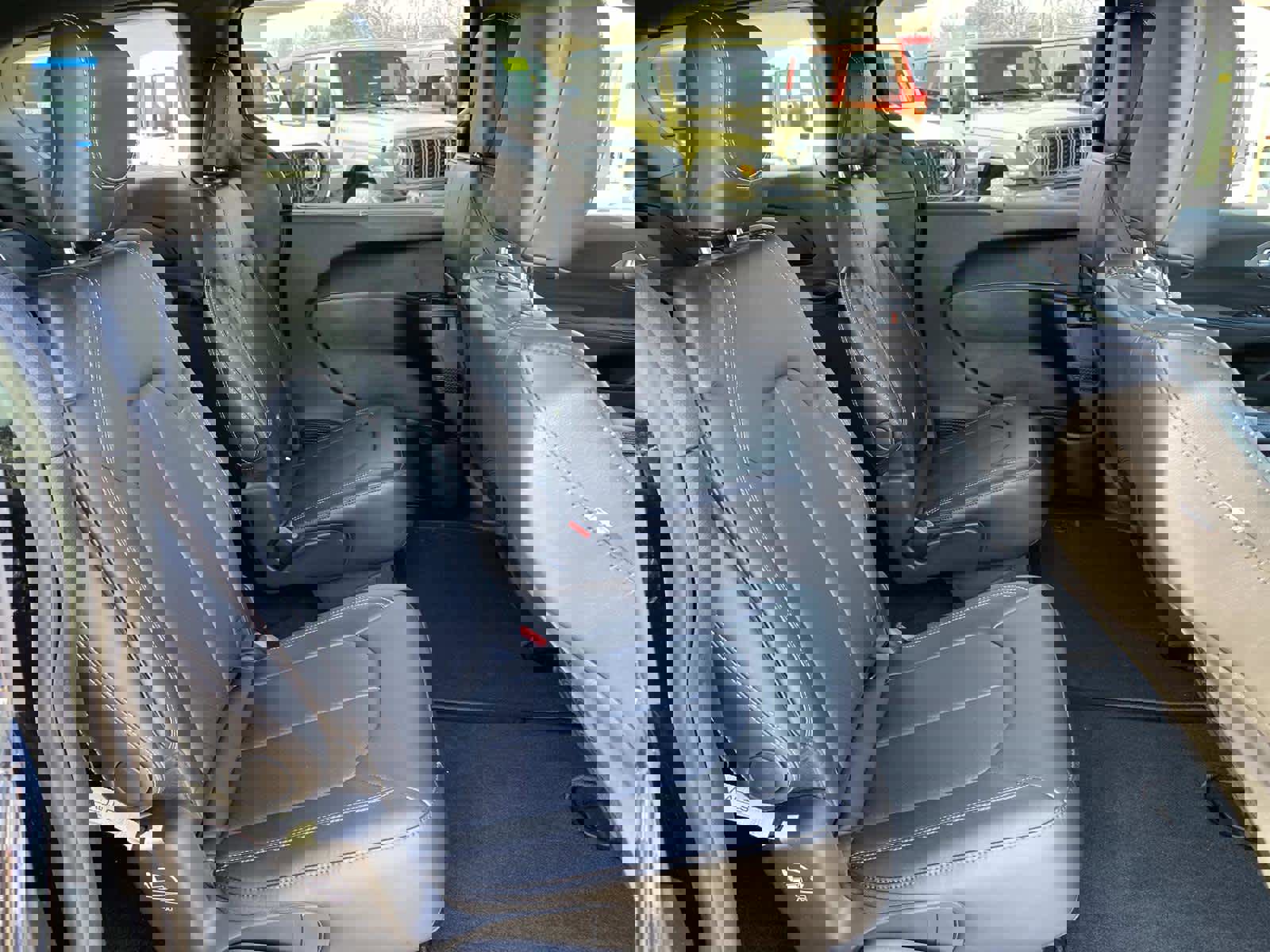 Used 2025 Chrysler Pacifica Select image 22