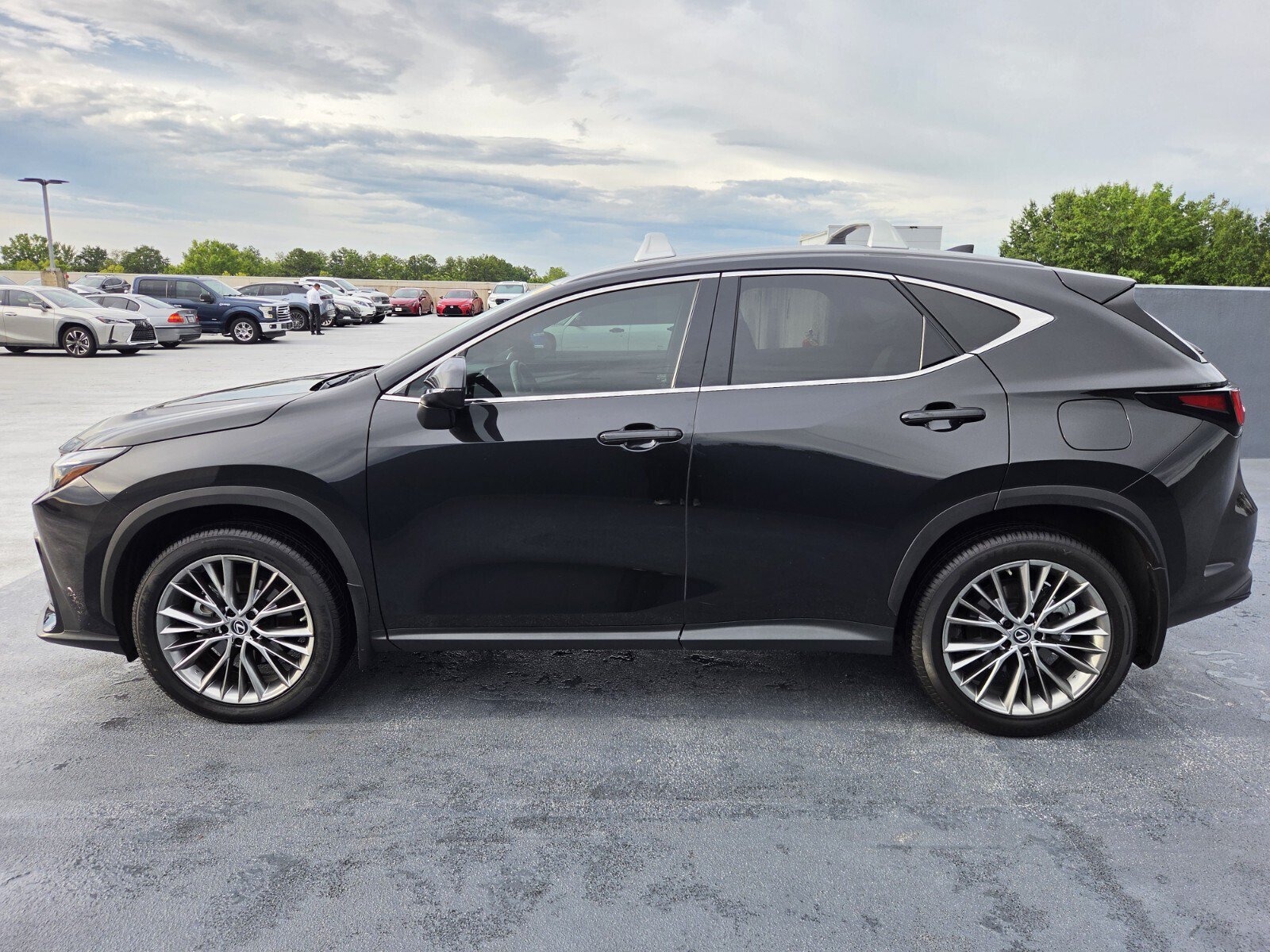 Certified 2022 Lexus NX 350h AWD image 2