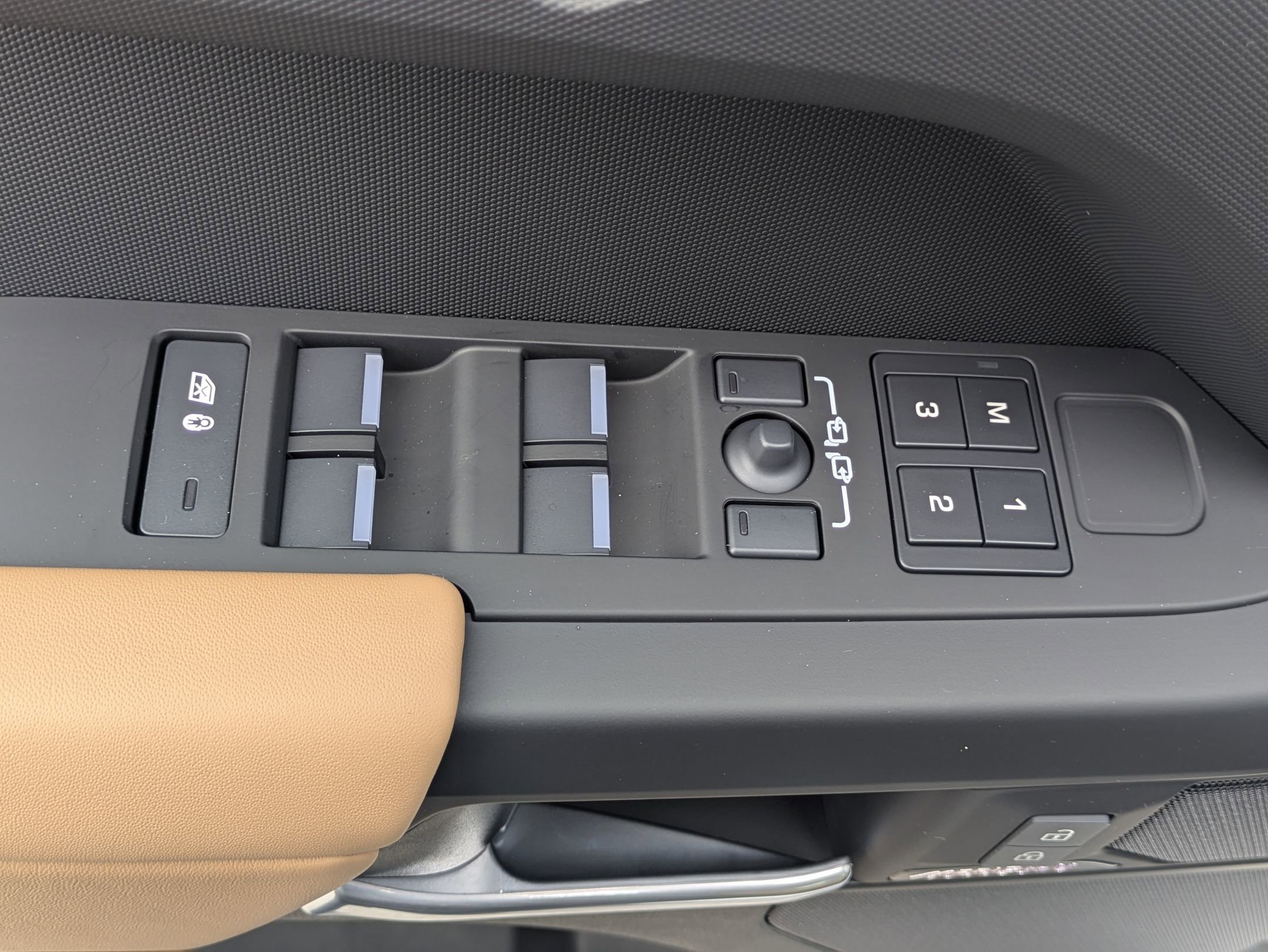 New 2026 Land Rover Defender 110 X-Dynamic SE image 21