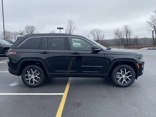 New 2025 Jeep Grand Cherokee Limited image 9