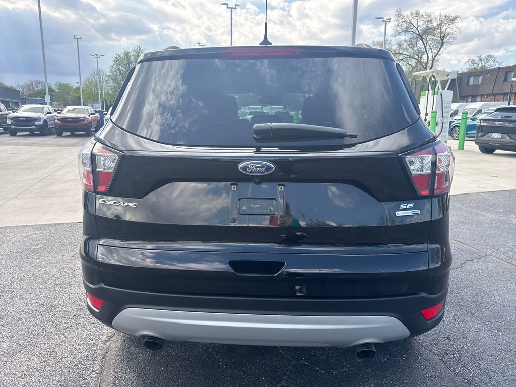 Used 2018 Ford Escape SE w/ Ford Safe & Smart Package AWD/4WD image 8