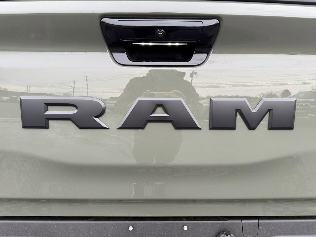 New 2026 RAM 1500 4x4 Crew Cab image 17