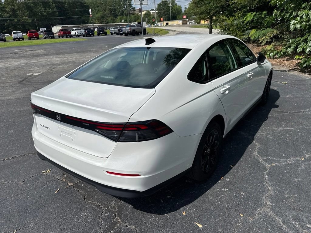 Used 2025 Honda Accord SE image 5