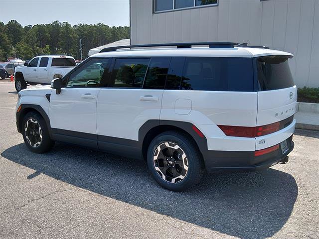 Used 2025 Hyundai Santa Fe SEL FWD image 5