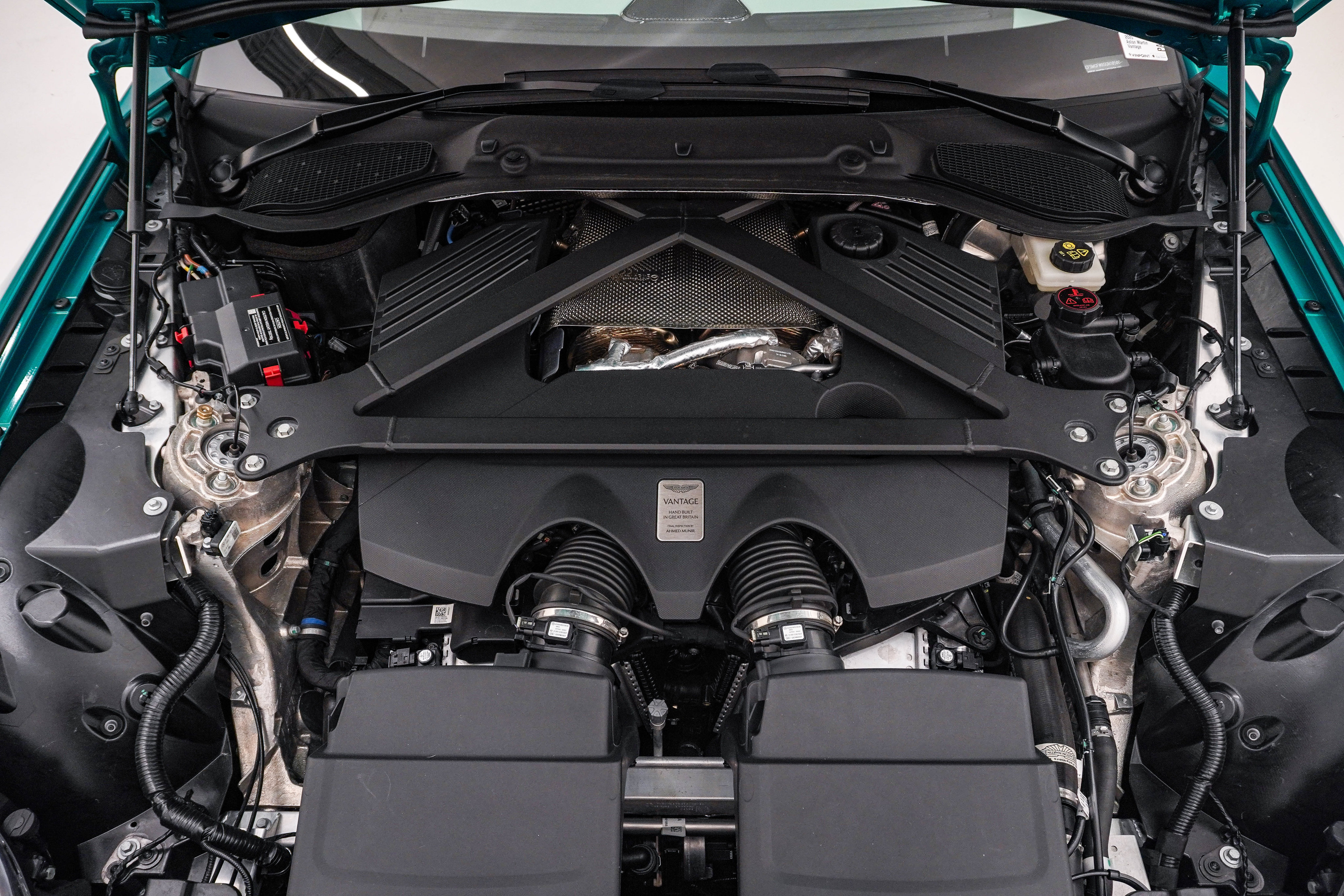 Used 2025 Aston Martin V8 Vantage Coupe RWD image 33