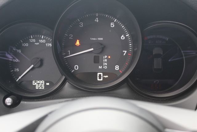 Certified 2025 Porsche Macan image 20