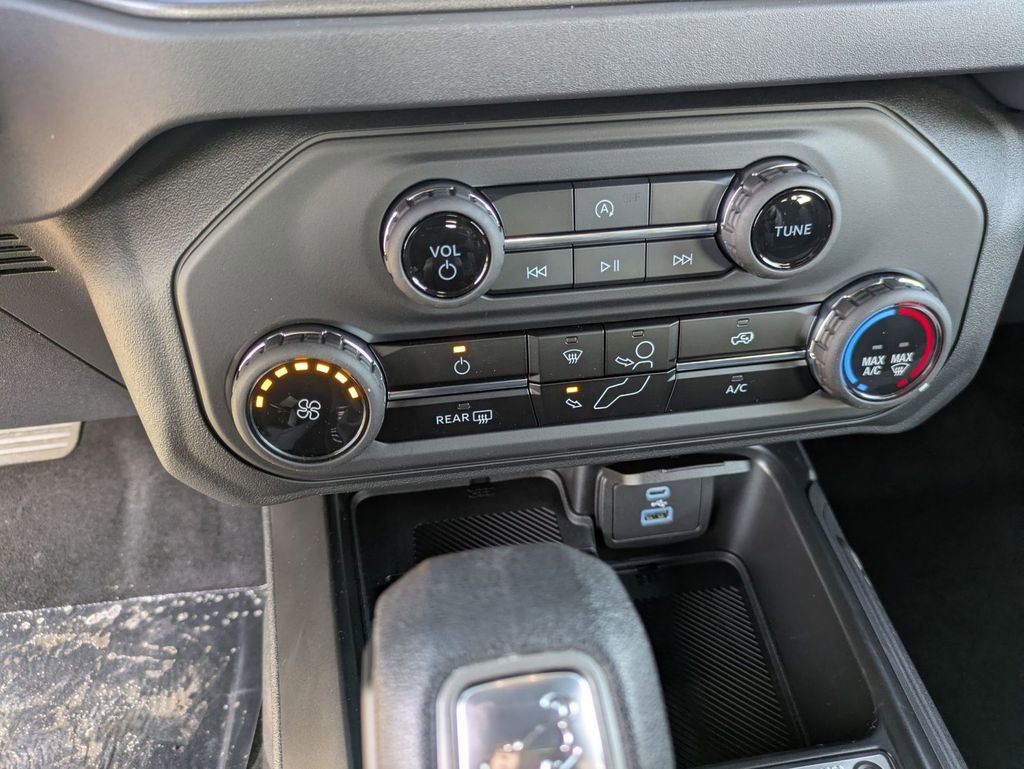 New 2025 Ford Bronco 4-Door image 33