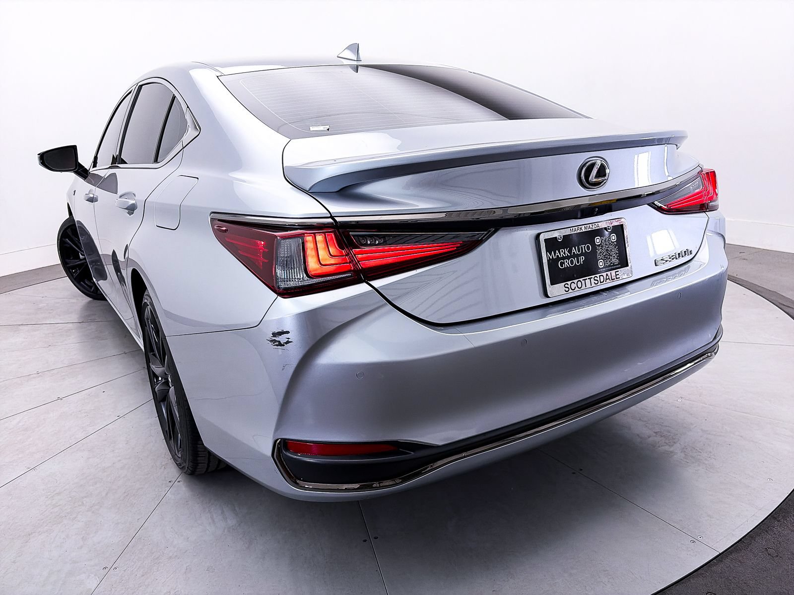 Used 2024 Lexus ES 300h F Sport FWD image 5