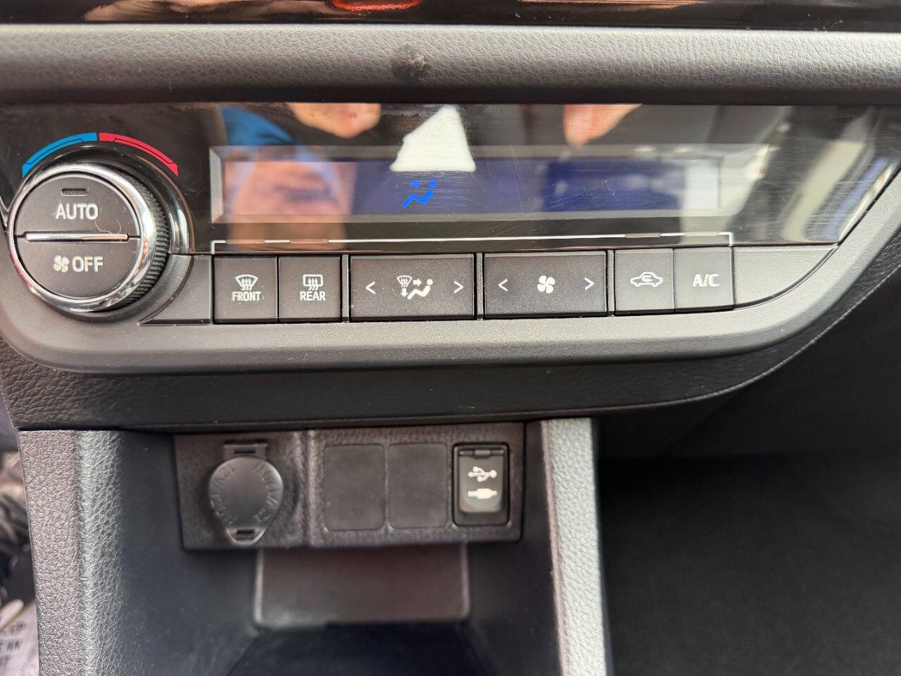 Used 2015 Toyota Corolla S FWD image 21
