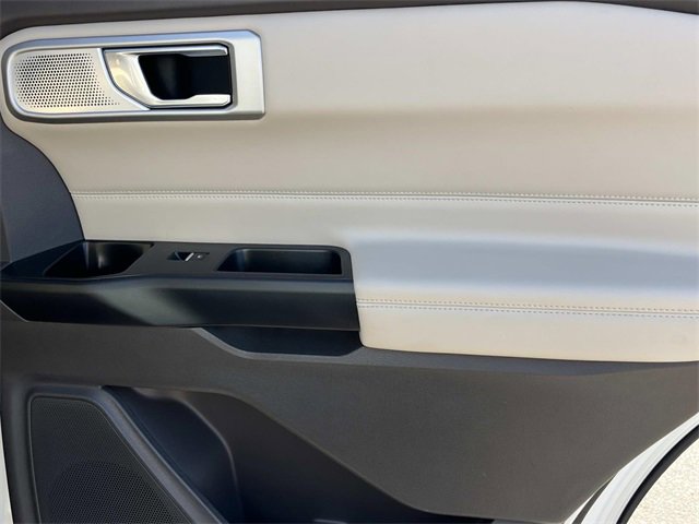 Used 2020 Ford Explorer Platinum w/ Premium Technology Package image 24