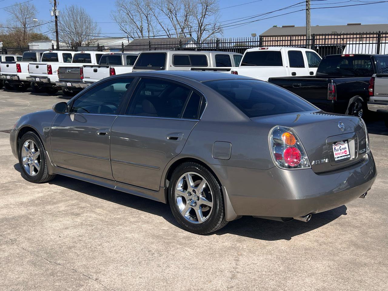 Used 2003 Nissan Altima 3.5 SE FWD image 4