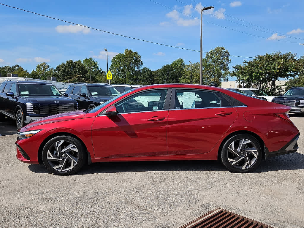 Used 2024 Hyundai Elantra Limited FWD image 7