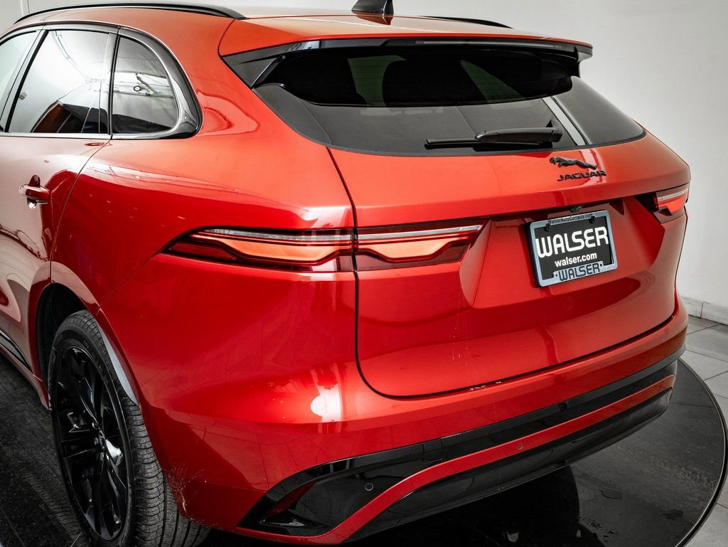 Used 2025 Jaguar F-PACE R-Dynamic S image 19