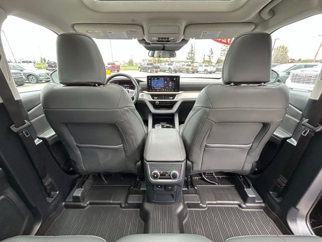 Used 2025 Ford Explorer Active w/ Active Comfort Package AWD/4WD image 37